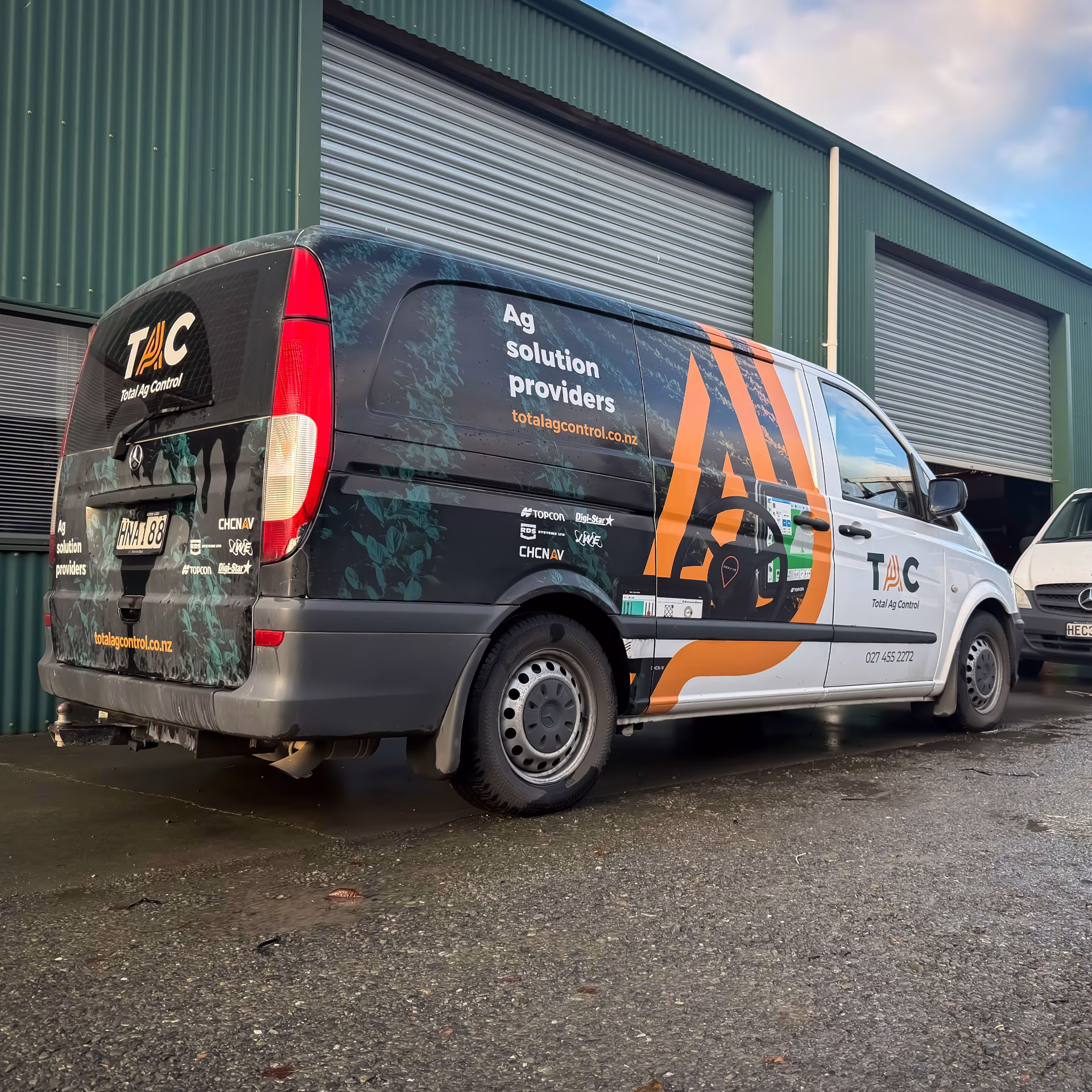 justine-tull-j-and-t-creative-graphic-designer-website-designer-ashburton-canterbury-new-zealand-signage-design-total-ag-control